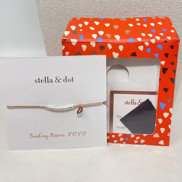 Stella & Dot Wishing Bracelet Sending Kisses Lips‎ Silver-Tone New Gift - Picture 3 of 6